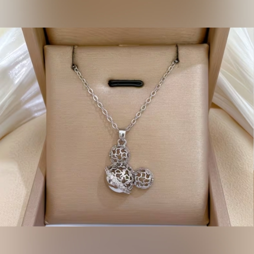 ♥️ Individually $10 Or Bundle 3/$26 Mickey Mouse Filgree Necklace 🩶
